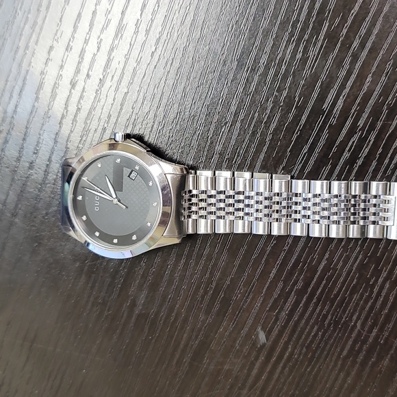 Men's Gucci Watch - Picture 3 of 6